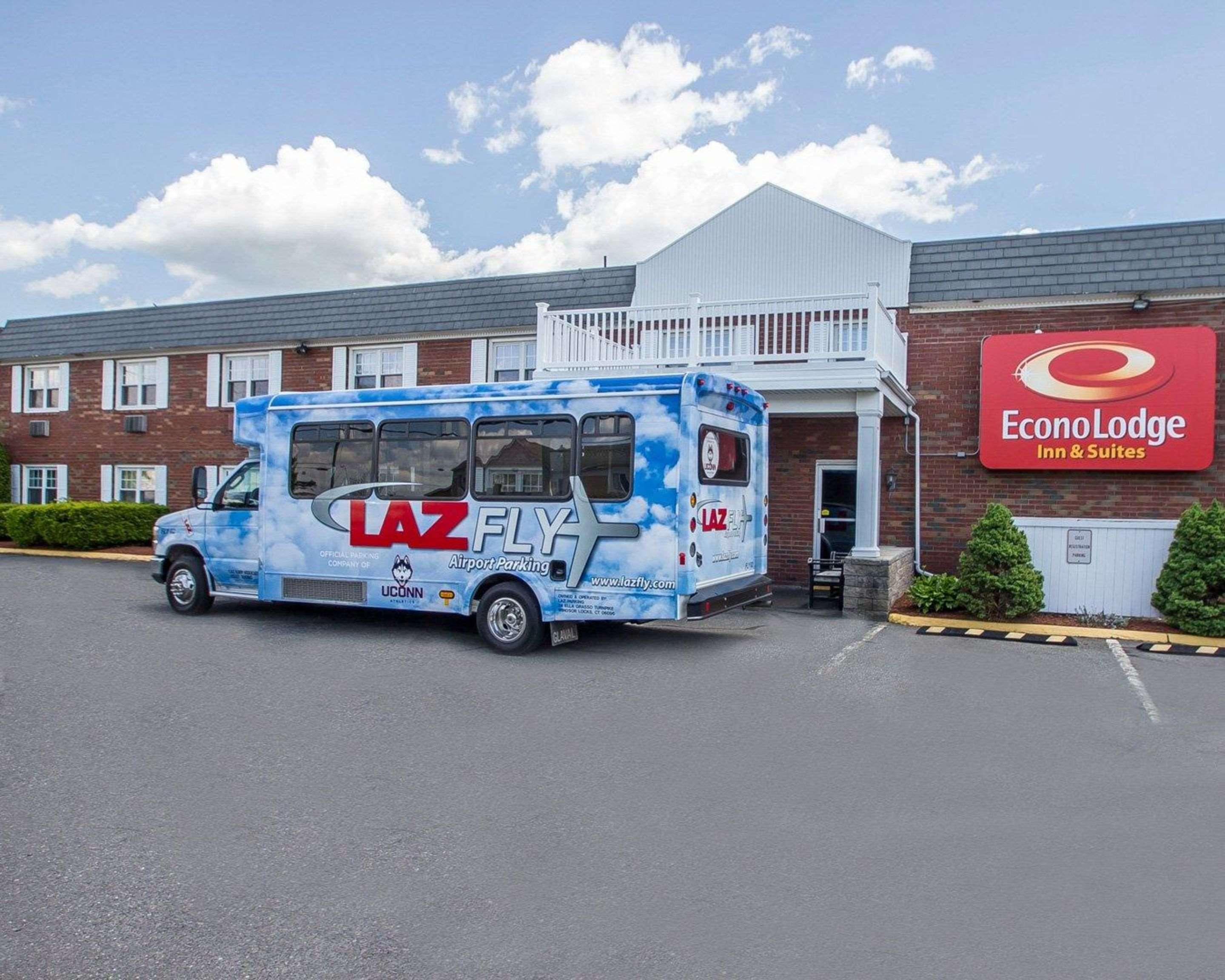 Econo Lodge Inn & Suites Airport Windsor Locks Exterior foto